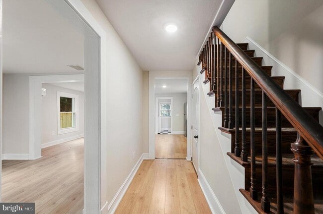 Building Photo - 553 Highland Ave