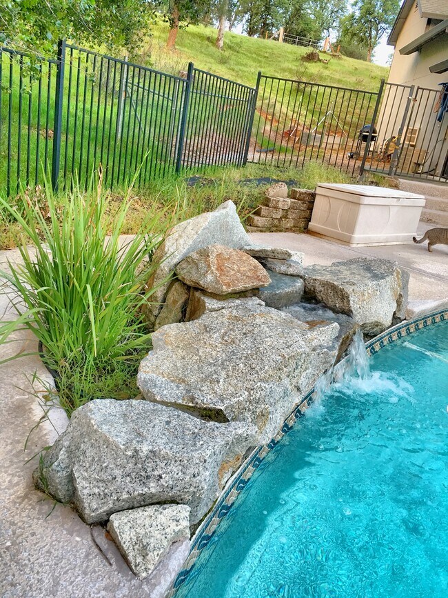 Building Photo - 6115 Placer Rd