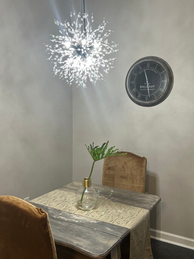 Table for 2 - 14008 Chicora Crossing Blvd