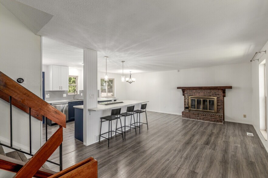 Building Photo - 1549 S Evanston St