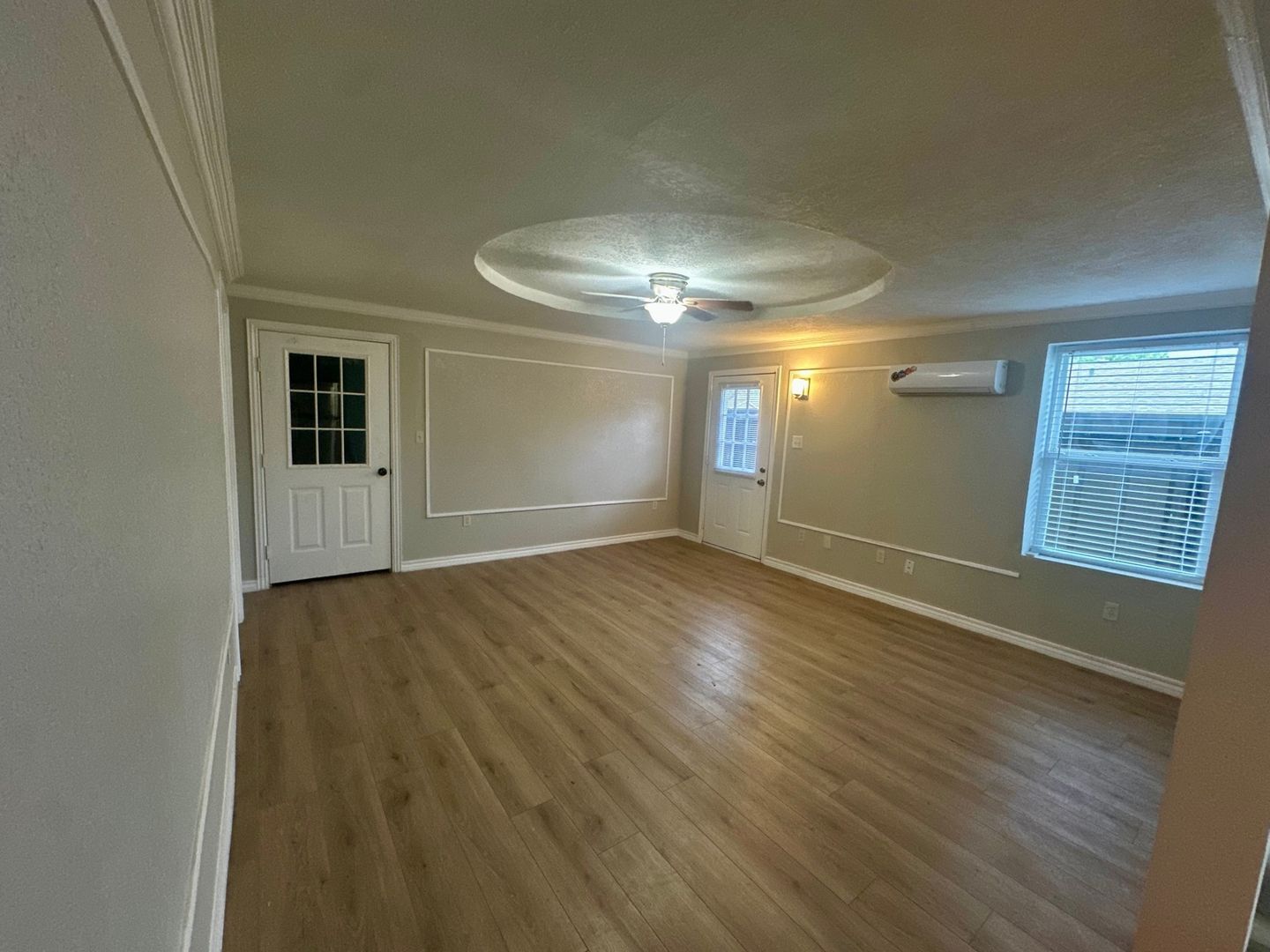 Building Photo - 3437 Stanley Ave