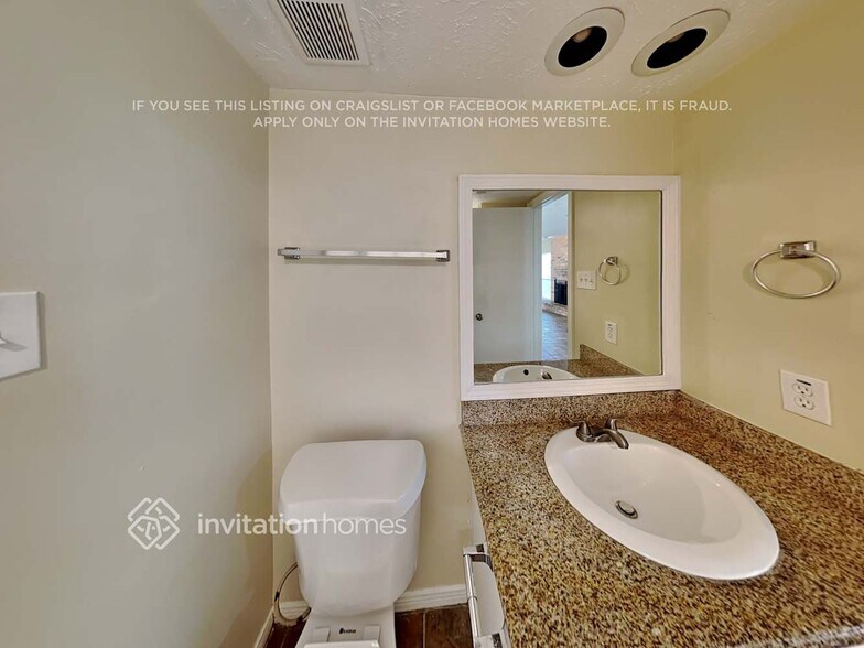 Building Photo - 3138 Mesquite Dr