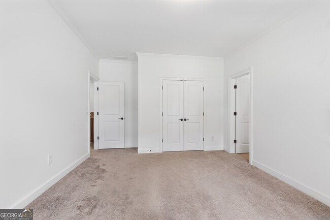 Building Photo - 2045 Kent Ct