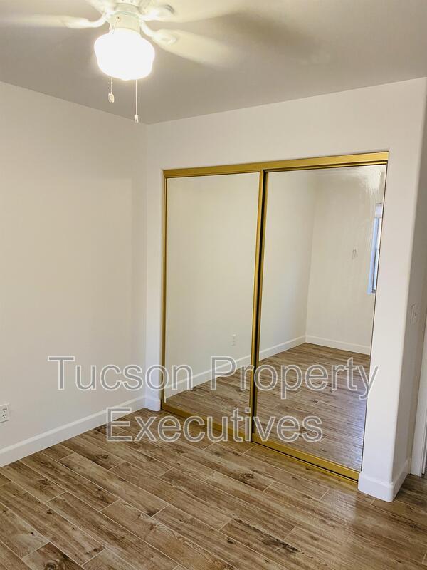 Building Photo - 9599 N Crestone Dr