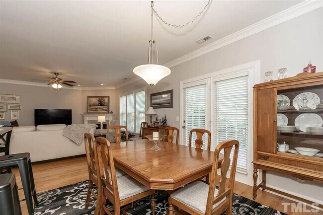 Building Photo - 3 Bedroom Townhome in Magnolia Woods - Clo...