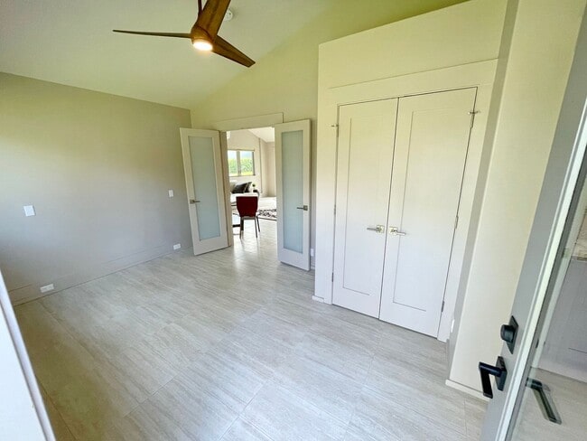 Building Photo - Experience Island Living in a Renovated 2-...