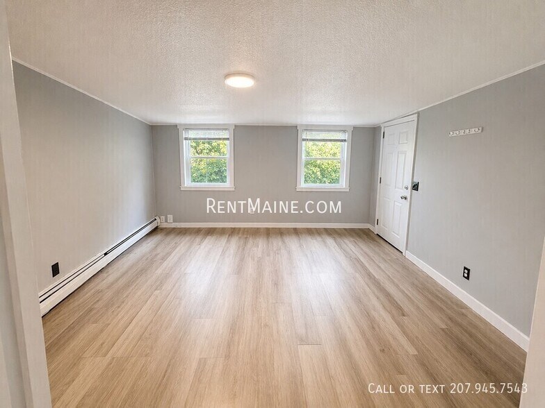 Building Photo - 190 3rd St