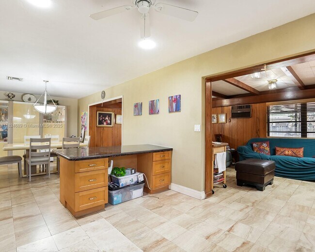 Building Photo - 9460 SW 53rd St