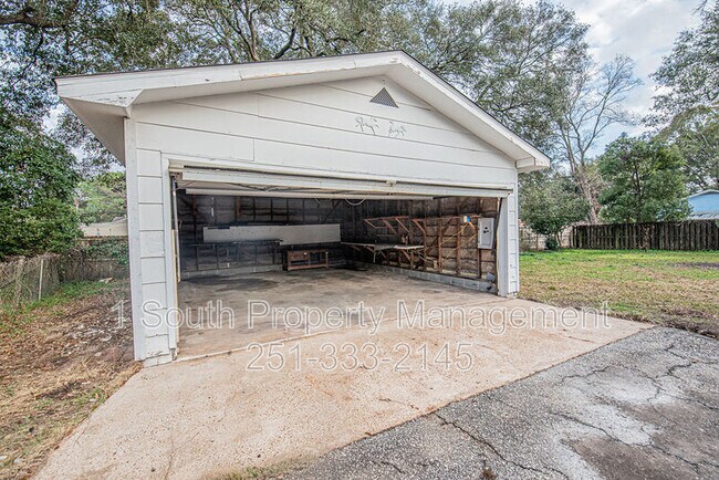 Building Photo - 4361 Montclair Cir E