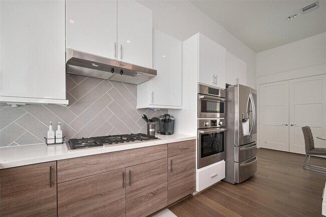 Building Photo - 9644 Riddlewood Ln