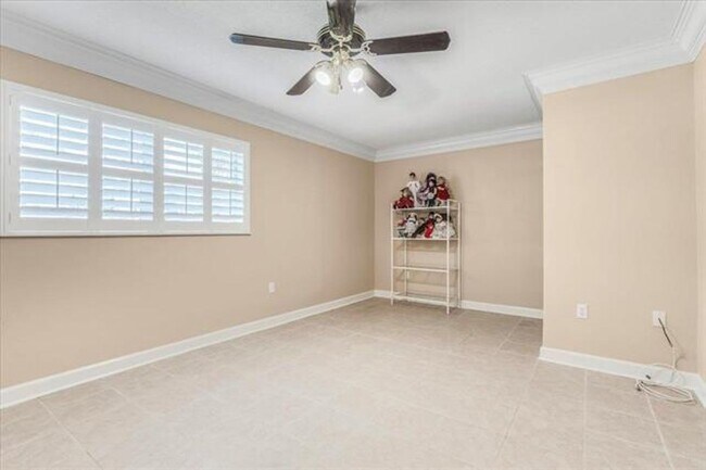 Building Photo - Coastal 3 Bedroom Home Available Now!