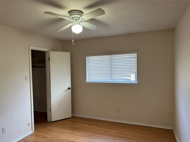 Building Photo - 13123 Chipman Glen Dr