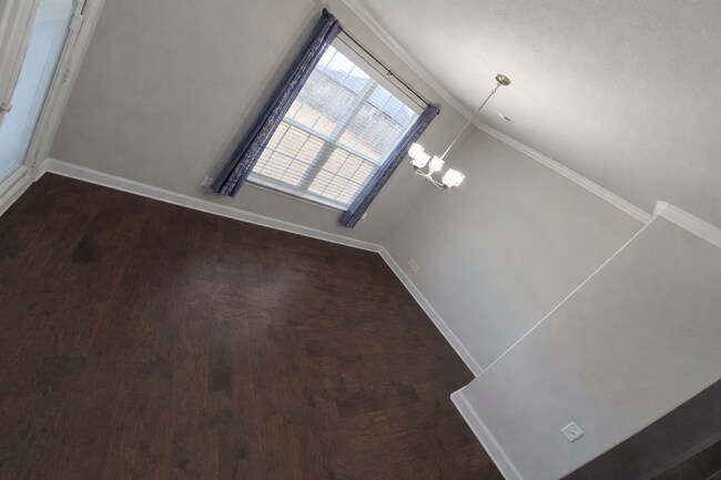 Building Photo - 431 Linda Ln