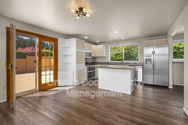 Building Photo - 3602 Nassau Ave NE