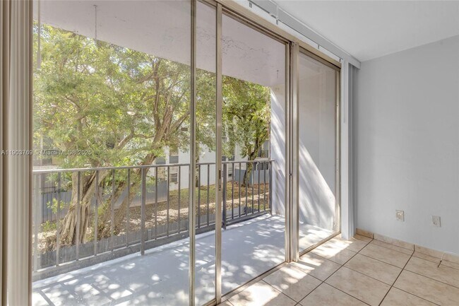 Building Photo - 210 Fontainebleau Blvd