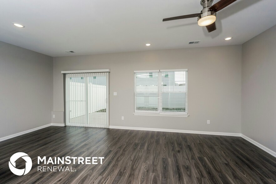 Building Photo - 2062 N Sarah Dr