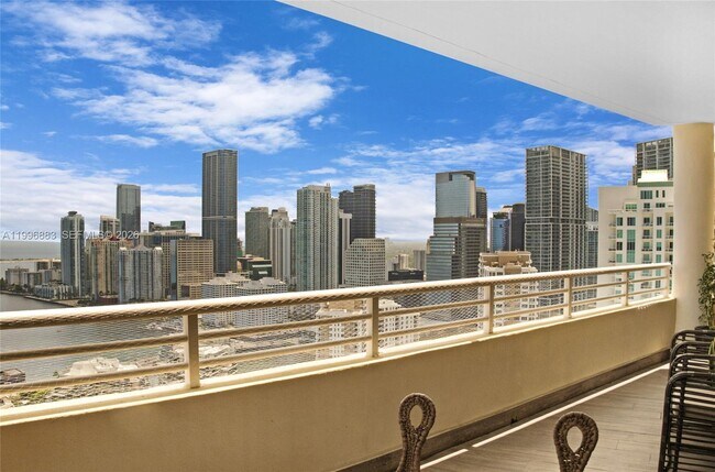 Building Photo - 848 Brickell Key Dr
