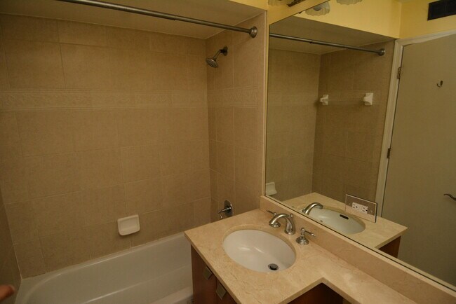 Building Photo - 1385 Crystal Way