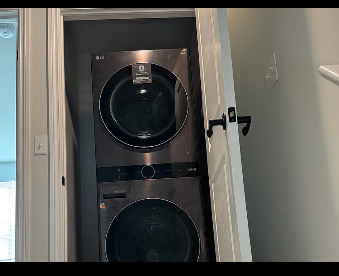 Washer/Dryer - 813 Canterbury Ln
