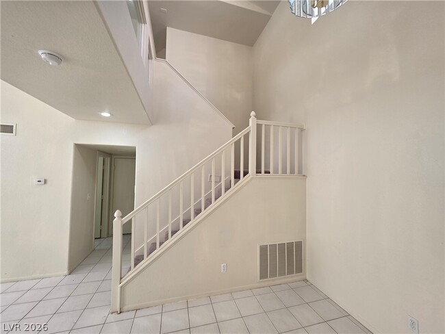 Building Photo - 8008 Dover Shores Ave