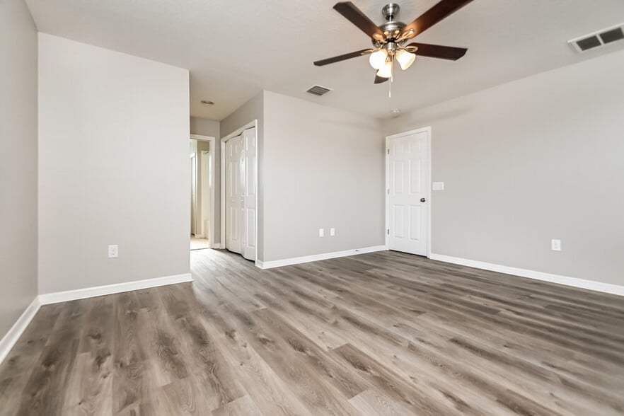 Building Photo - 906 Windton Oak Dr