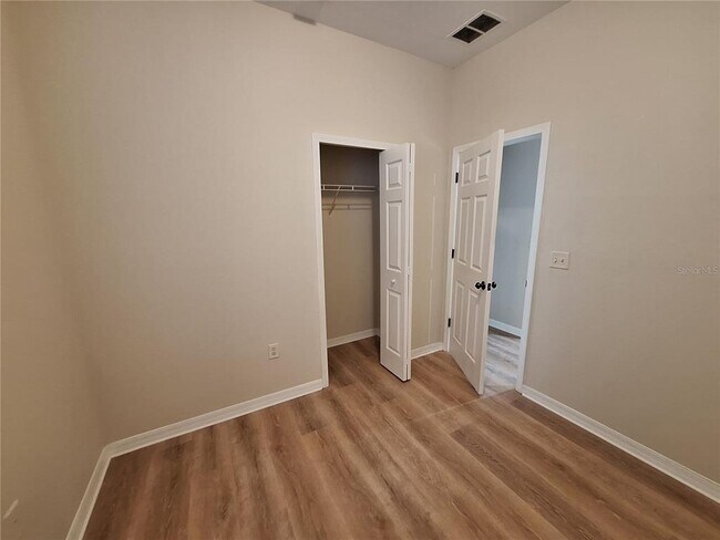 Building Photo - 3709 Parkridge Cir