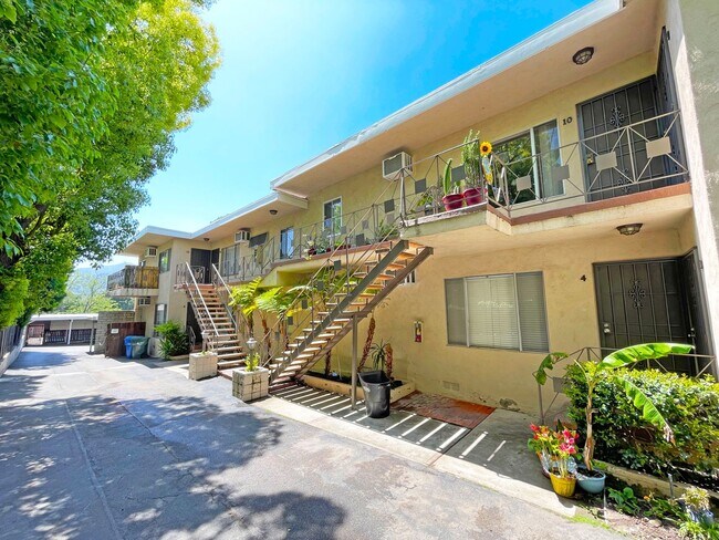 Interior Photo - Montrose, 3104