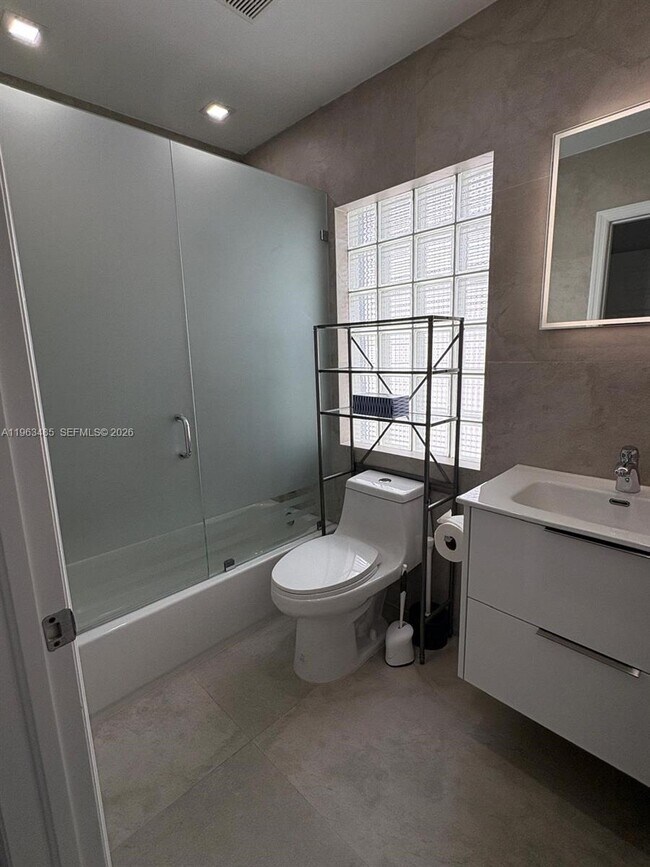 Building Photo - 3172 NE 211th St