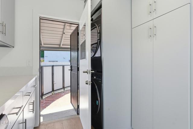 Building Photo - 250 S Ave 55