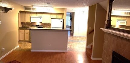 Building Photo - 2311 Basil Dr