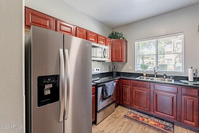 Building Photo - 5335 E Shea Blvd