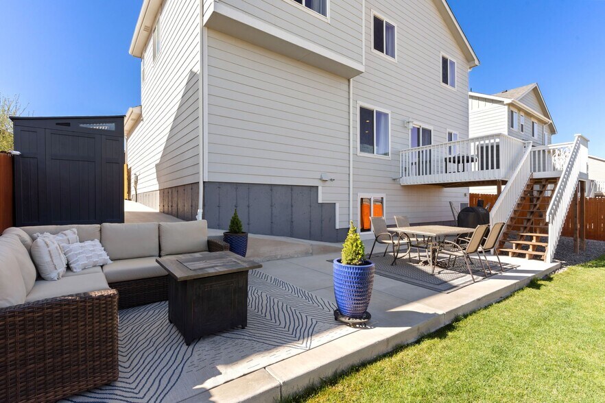 Building Photo - 10850 Matta Dr