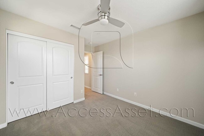 Building Photo - Stunning  Two-Story 4 Bed/3 Bath Home in B...