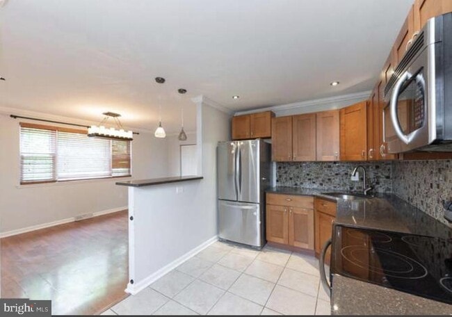 Building Photo - 10869 Harrow Rd