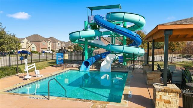 Building Photo - 15801 Weymouth Dr