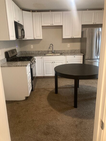 Kitchen - 4581 Grove Park Way NW