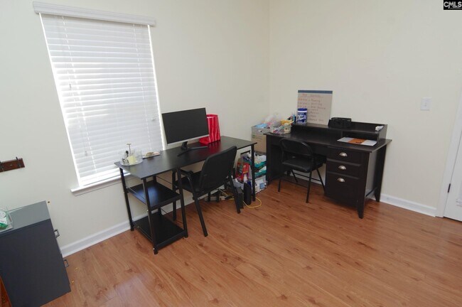 Building Photo - 212 Glossy Green Ln