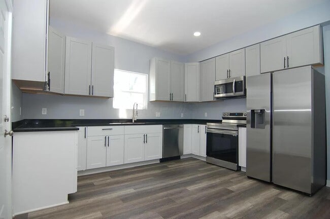 Building Photo - 208 N Guilford Ave