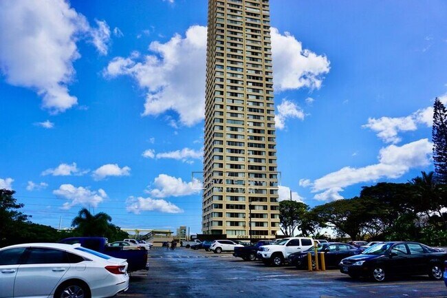 Building Photo - 1060 Kamehameha Hwy