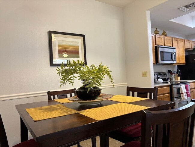 Building Photo - Ground level, Furnished 1bd Condo
