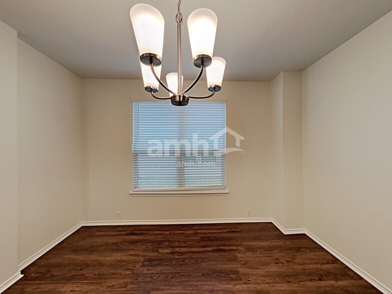 Building Photo - 26139 Flinton Dr