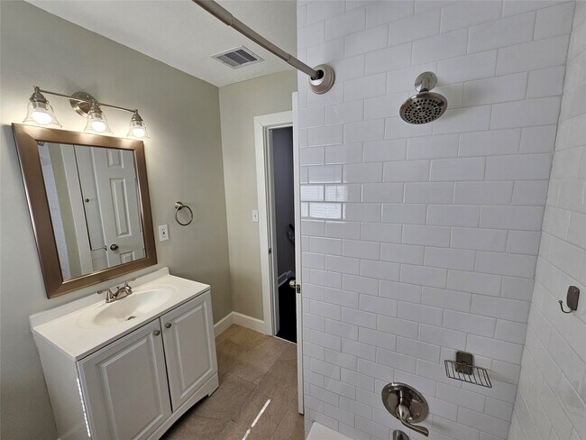 Building Photo - 3332 Blodgett St