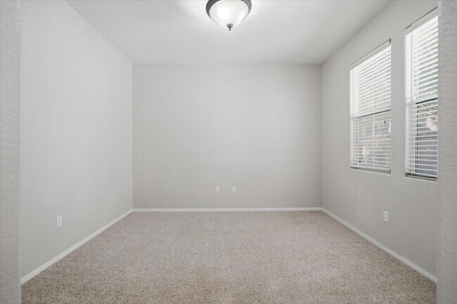 Building Photo - 2206 Cast Pebble Dr