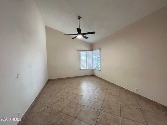 Building Photo - 4014 W Christy Dr