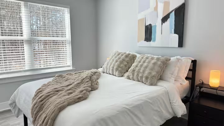 Building Photo - 2393 Highpoint Rd