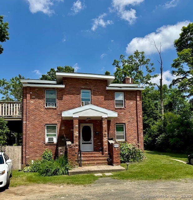 Primary Photo - 153 Main St