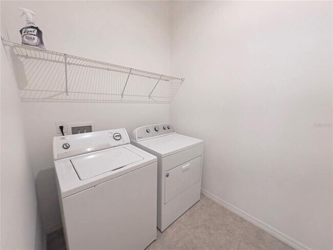 Building Photo - 12676 Salomon Cove Dr