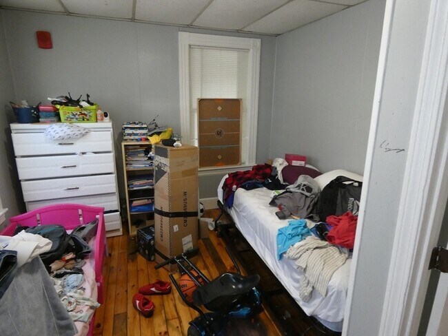 Building Photo - 60 W Broadway