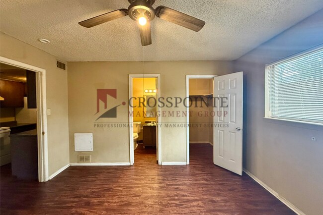 Building Photo - AVAILABLE! 1 Bed 1 Bath Apartment Near Downtown Tyler!