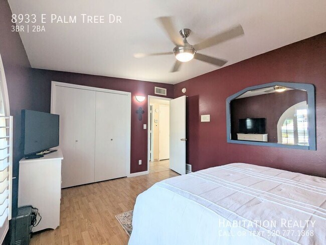 Building Photo - 8933 E Palm Tree Dr